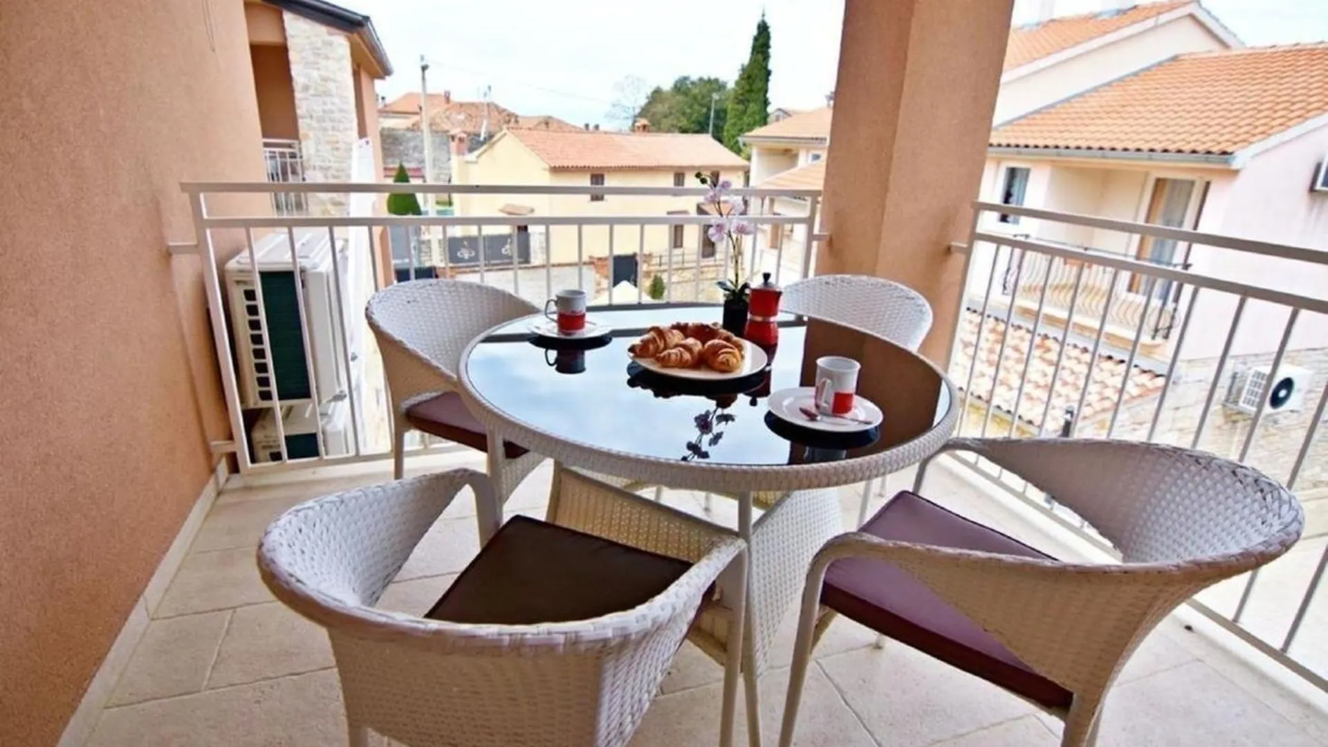 Klimatisierte Wohnung In Tar Mit Gemeinschaftlichem Pool, Garten Und Grill Tar-Vabriga