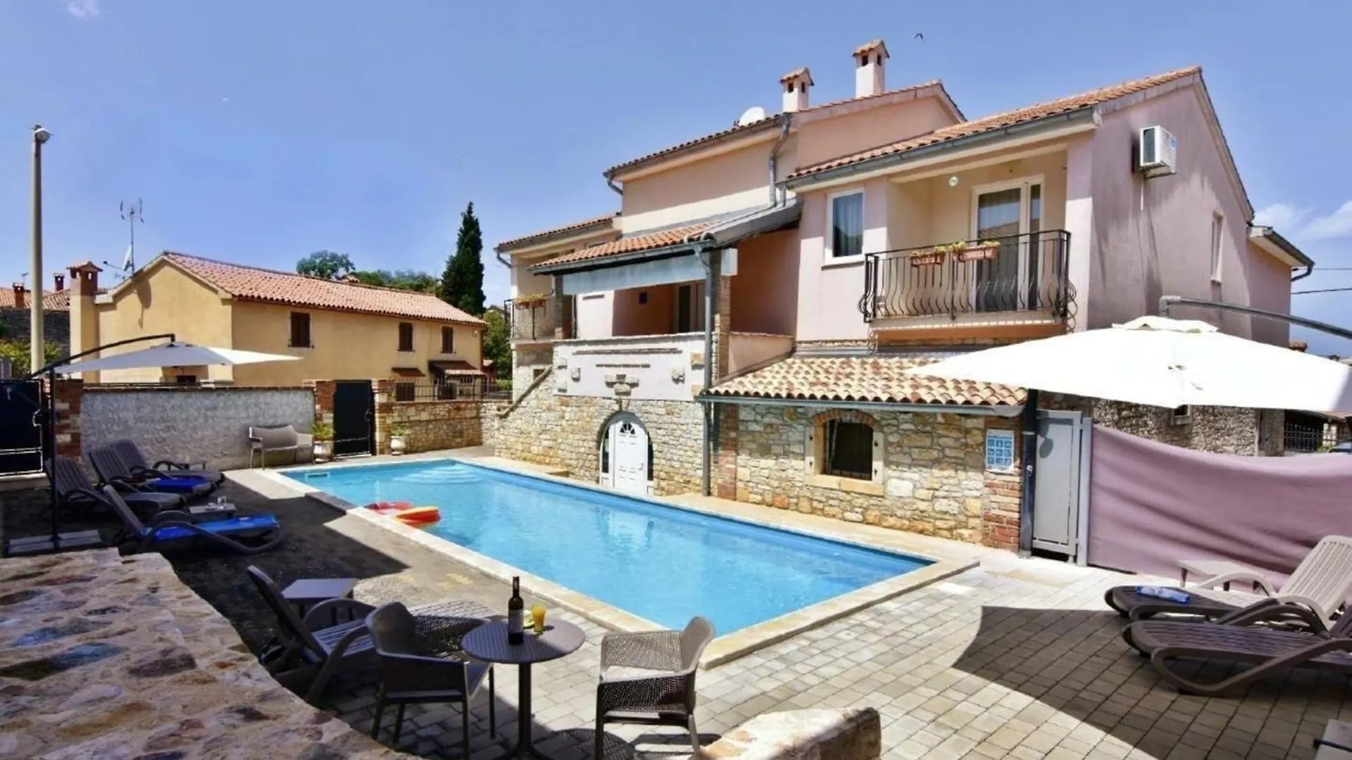 Apartament Klimatisierte Wohnung In Tar Mit Gemeinschaftlichem Pool, Garten Und Grill Tar-Vabriga Chorwacja