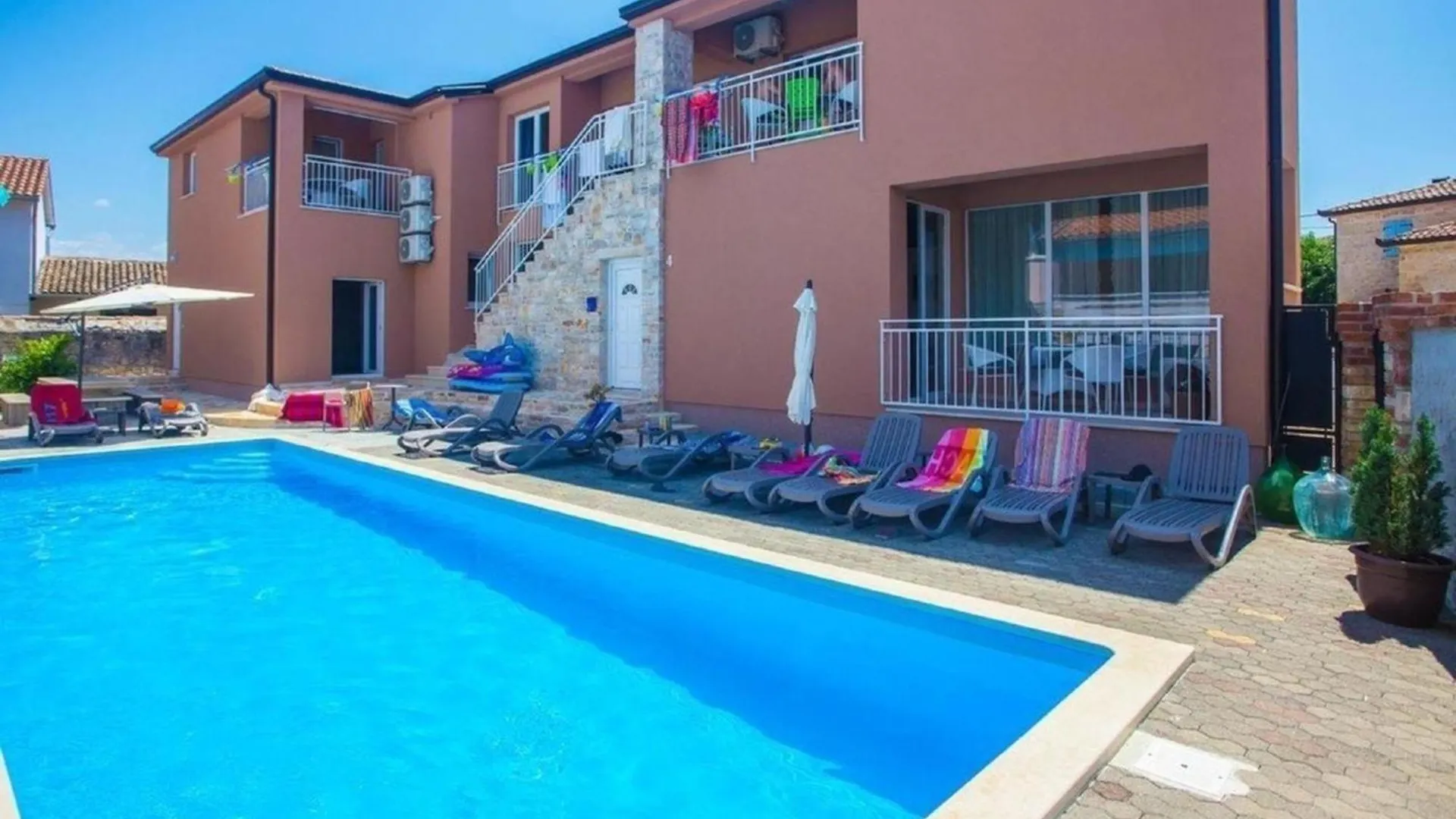 Klimatisierte Wohnung In Tar Mit Gemeinschaftlichem Pool, Garten Und Grill Tar-Vabriga