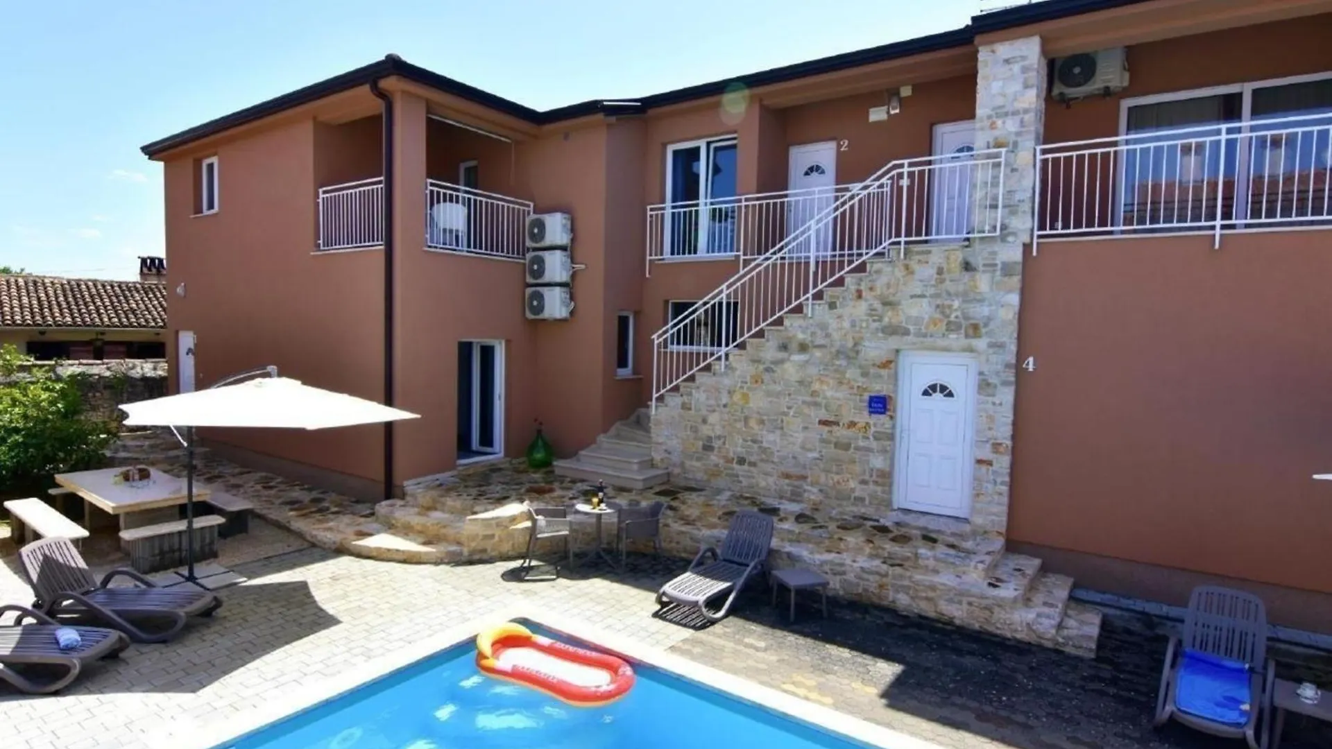 Klimatisierte Wohnung In Tar Mit Gemeinschaftlichem Pool, Garten Und Grill Tar-Vabriga كرواتيا