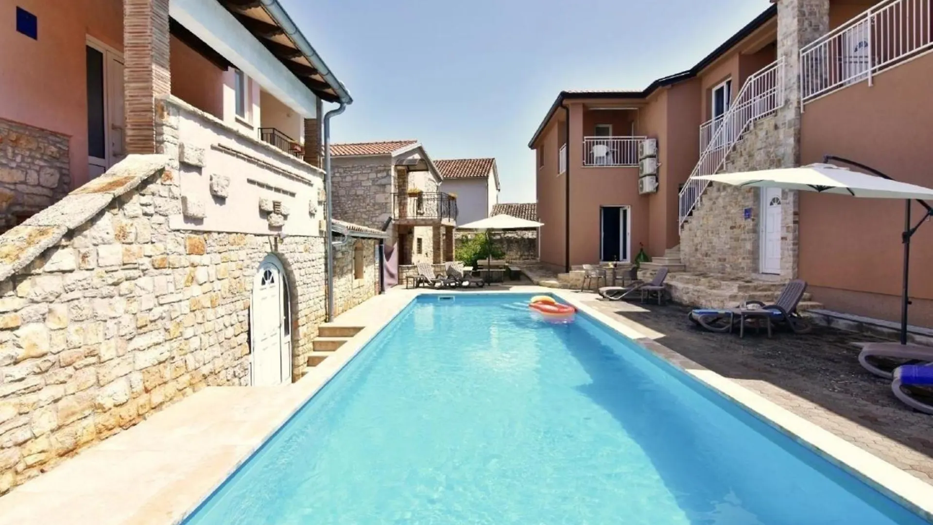 Klimatisierte Wohnung In Tar Mit Gemeinschaftlichem Pool, Garten Und Grill Tar-Vabriga 0*,  Chorwacja